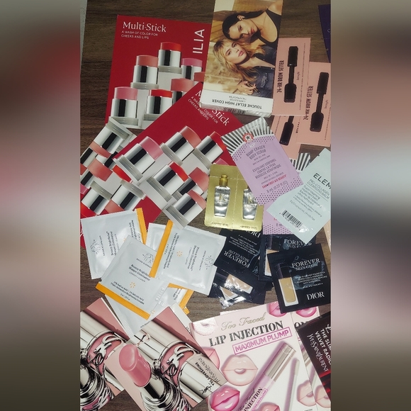 Assorted Sephora Bundle Sample - Picture 2 of 3